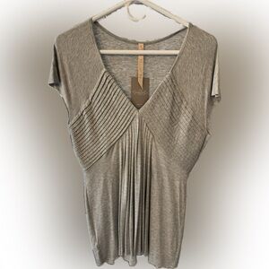 NWT Bailey 44 pleated tee, Size XL